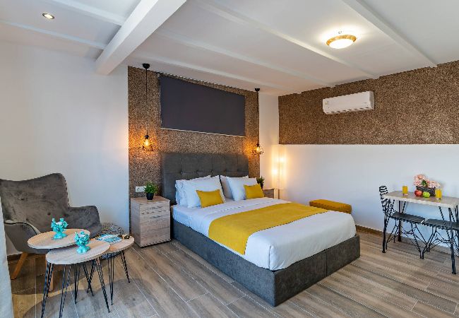 Studio in Rethymno - Remel Rooftop Apartment in the heart of Rethymno Old Town