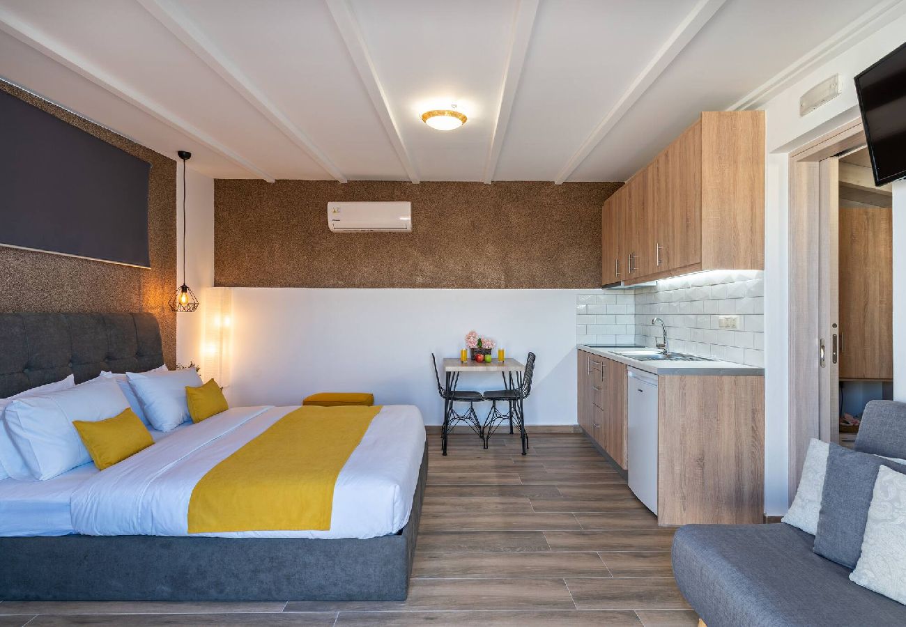 Studio in Rethymno - Remel Rooftop Apartment in the heart of Rethymno Old Town