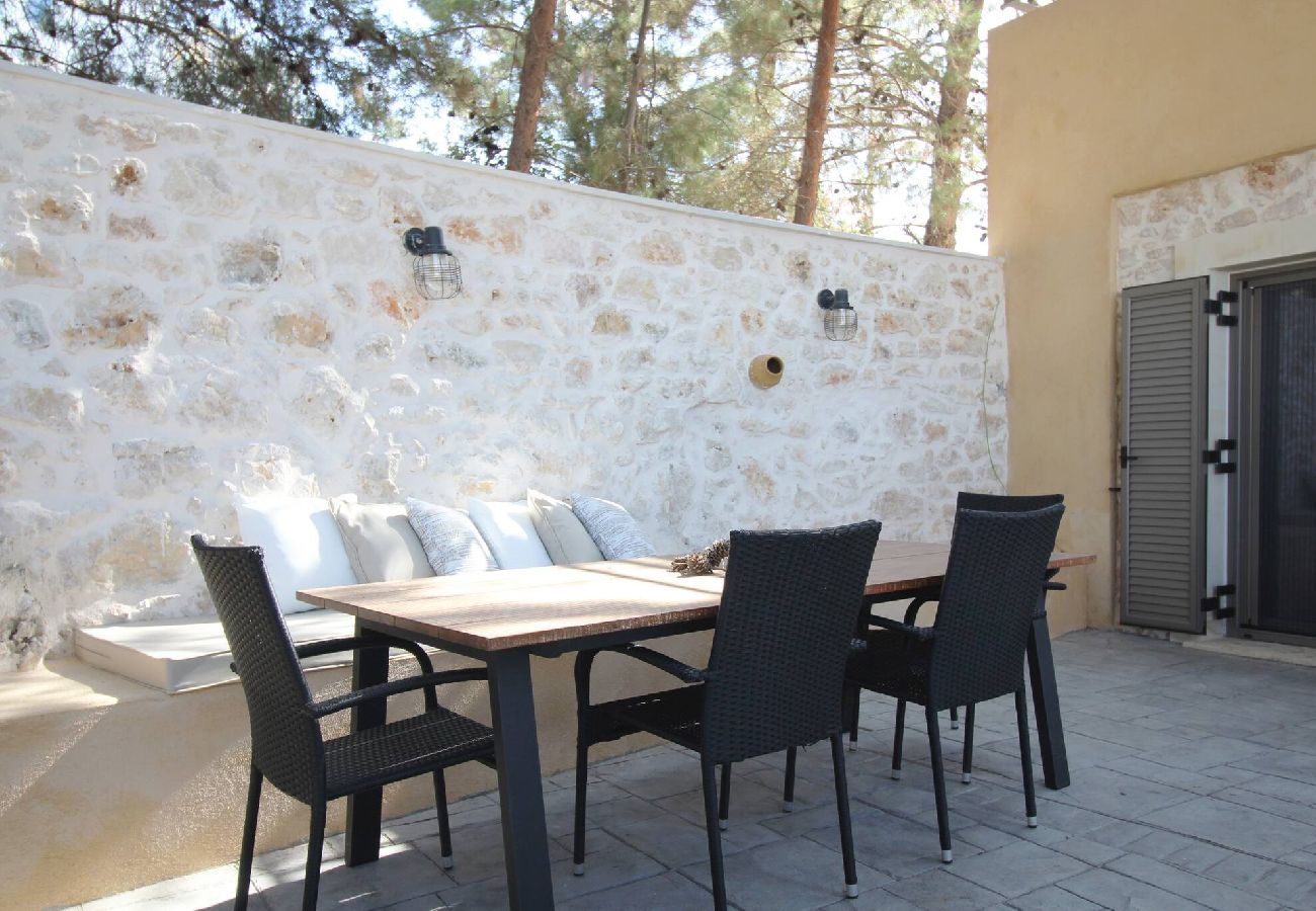 Villa in Violi Charaki - Villa Pefka just a few km from city centre