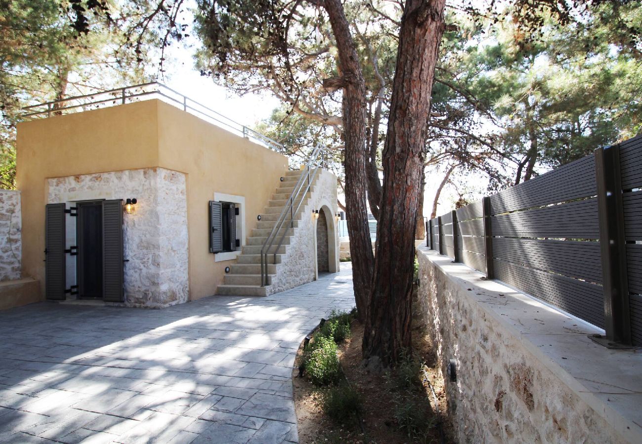 Villa in Violi Charaki - Villa Pefka just a few km from city centre