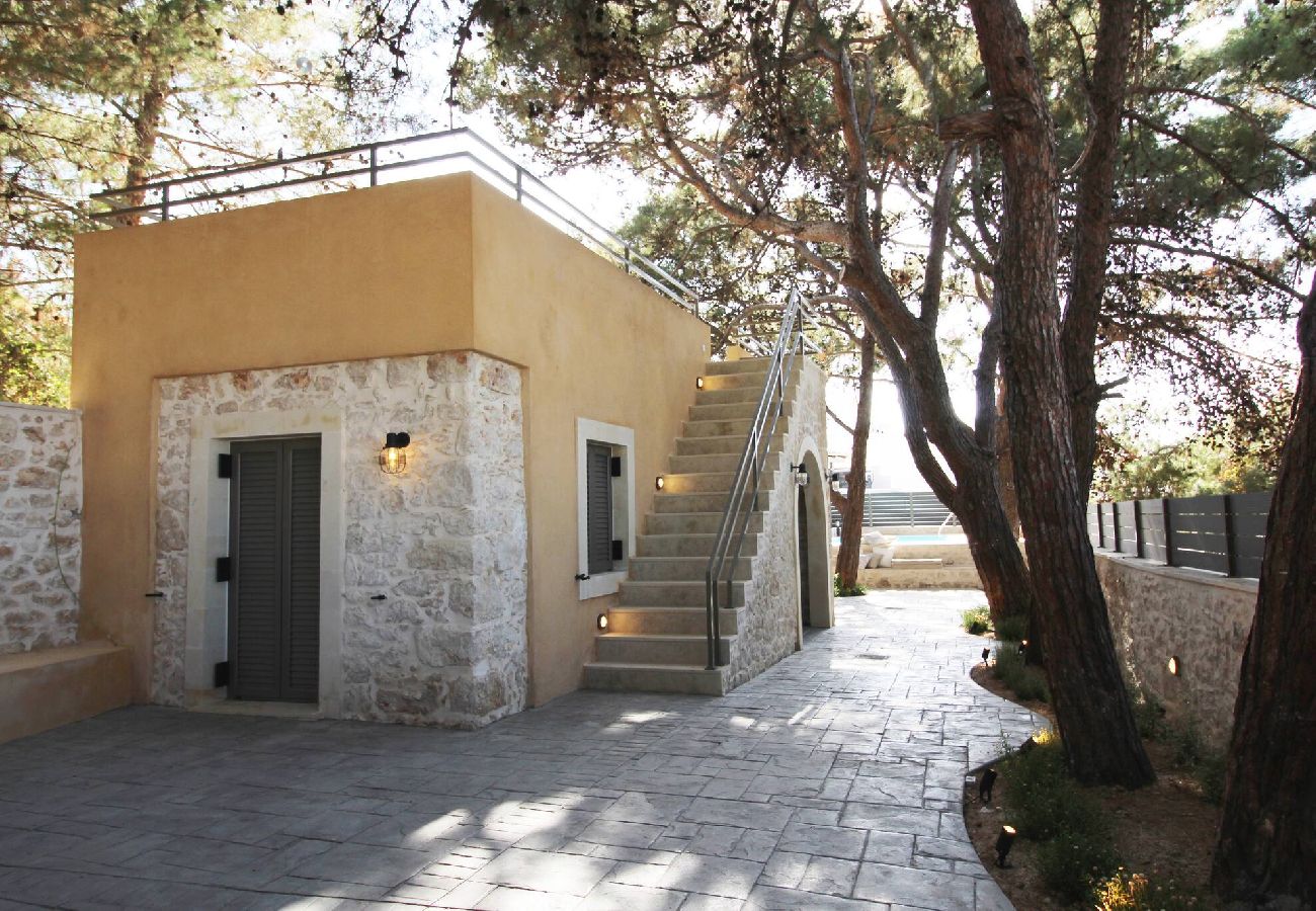 Villa in Violi Charaki - Villa Pefka just a few km from city centre