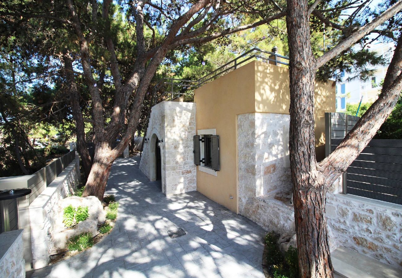 Villa in Violi Charaki - Villa Pefka just a few km from city centre