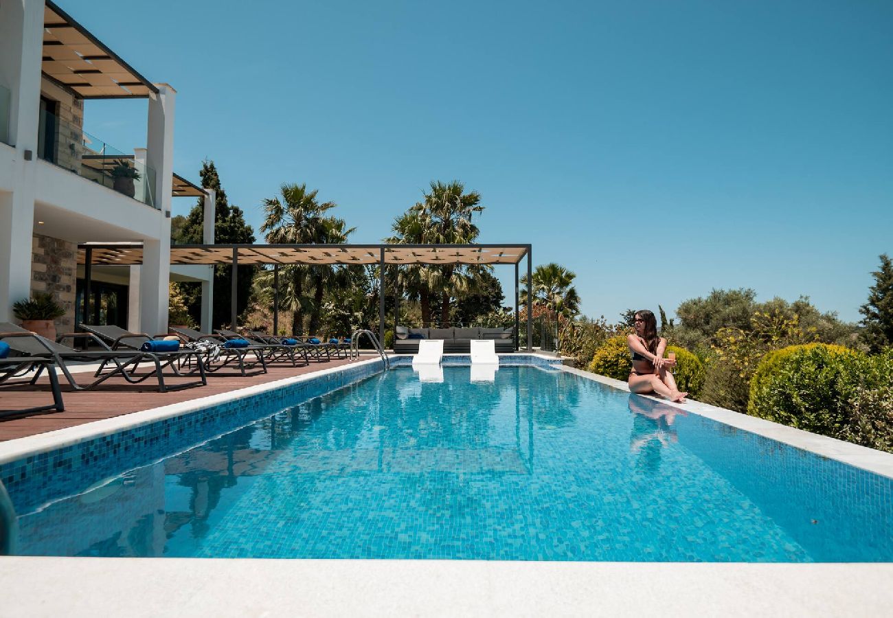 Villa in Vamos - Blue Skyline Magnificent Villa, By Hellocrete