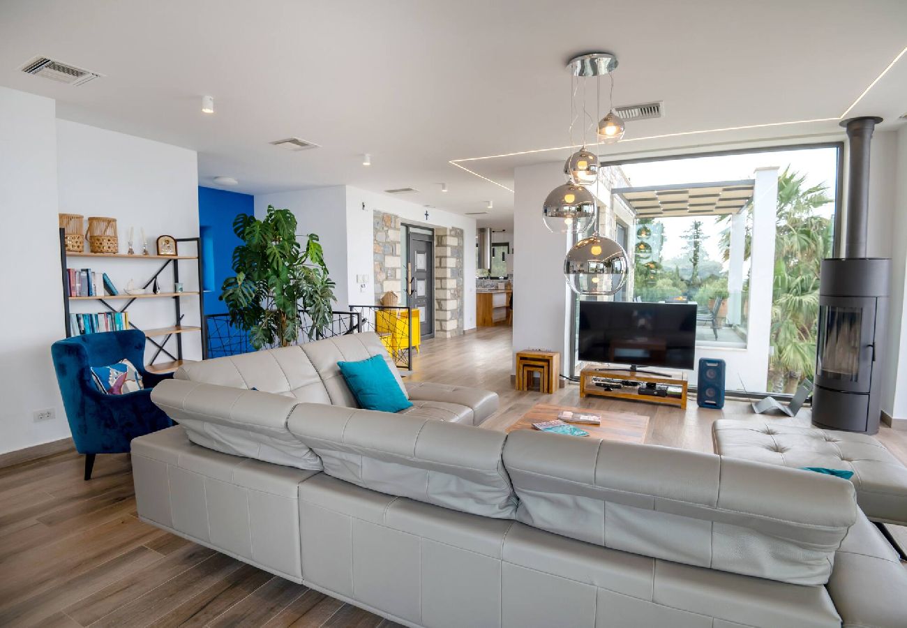 Villa in Vamos - Blue Skyline Magnificent Villa, By Hellocrete