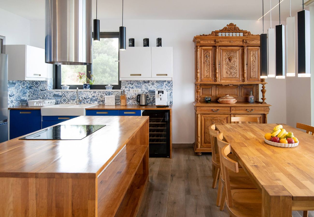 Villa in Vamos - Blue Skyline Magnificent Villa, By Hellocrete