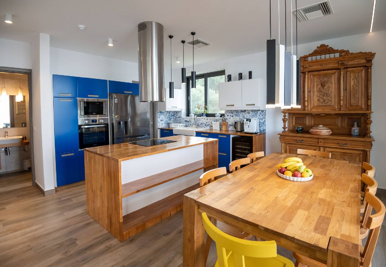 Villa in Vamos - Blue Skyline Magnificent Villa, By Hellocrete