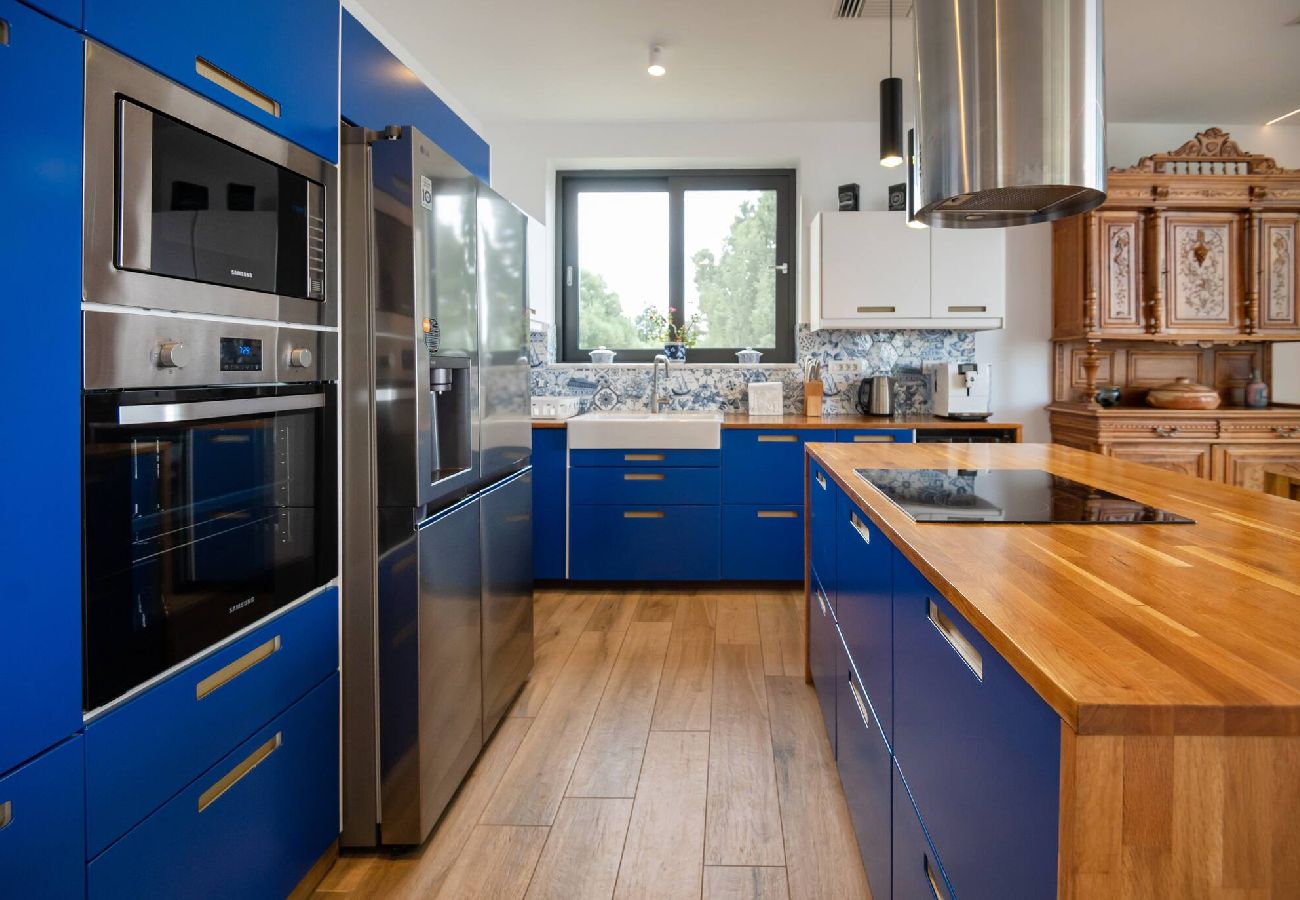 Villa in Vamos - Blue Skyline Magnificent Villa, By Hellocrete