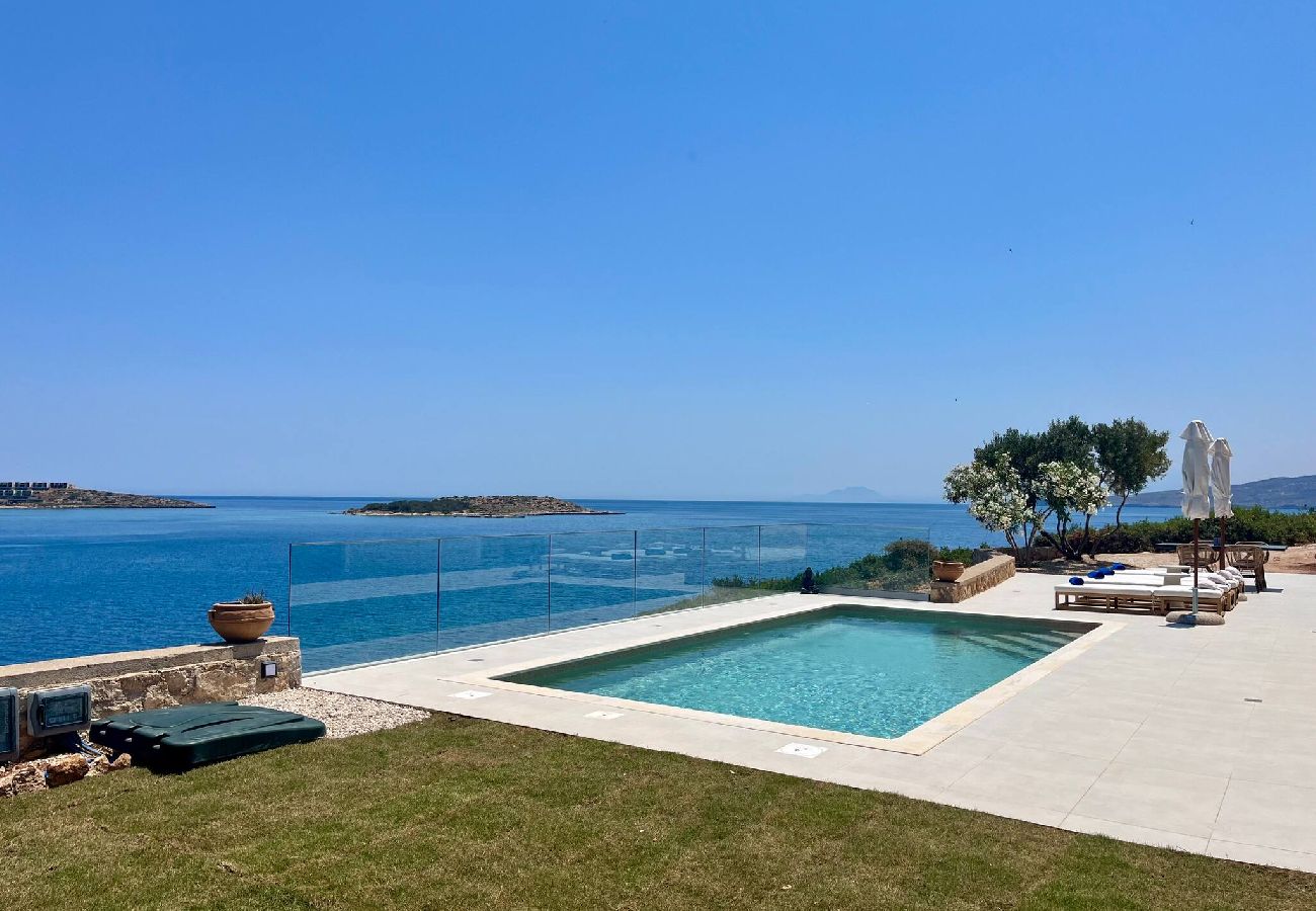 Villa in Loutraki - SeaWave Villa II, By Hellocrete