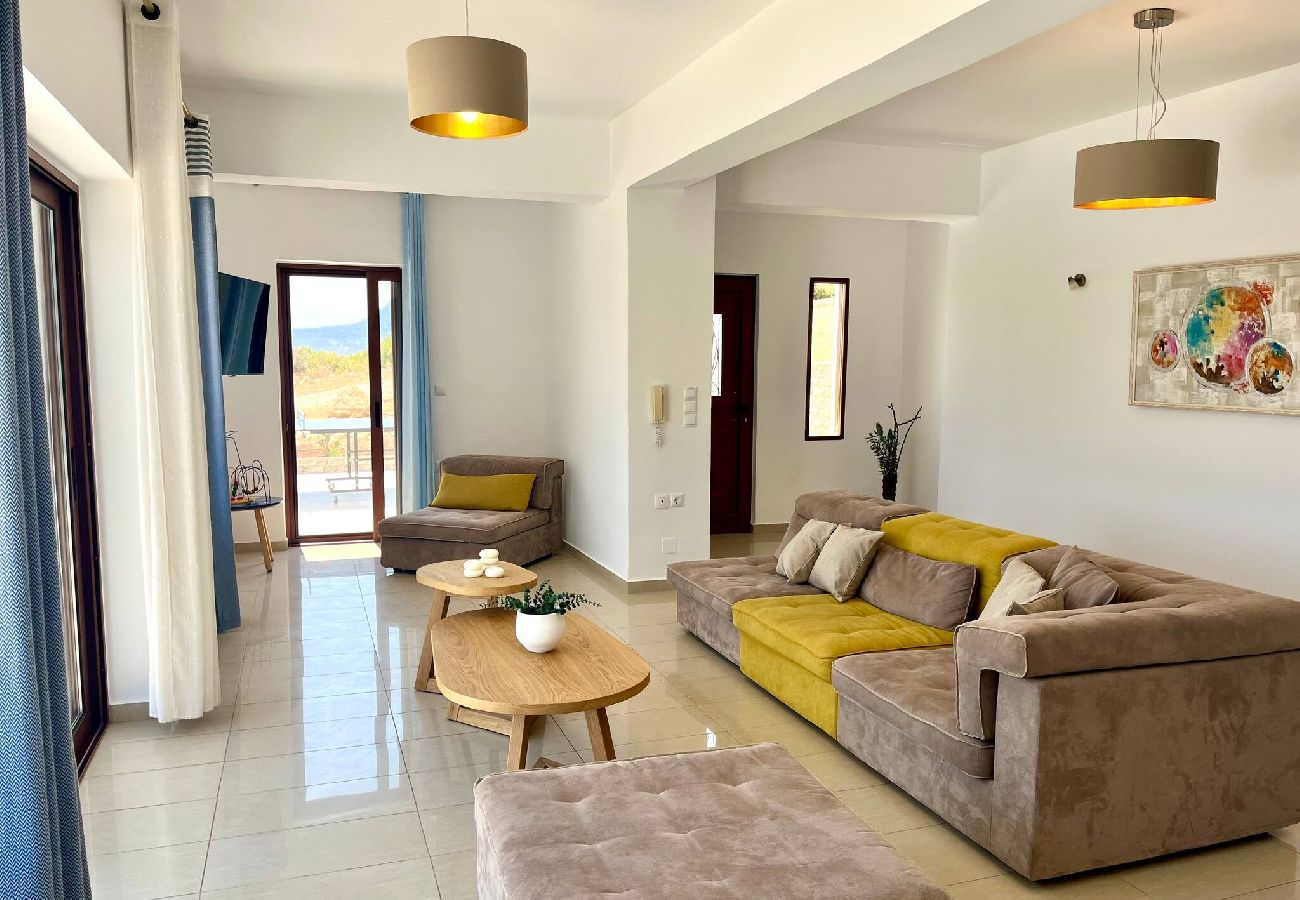 Villa in Loutraki - SeaWave Villa II, By Hellocrete