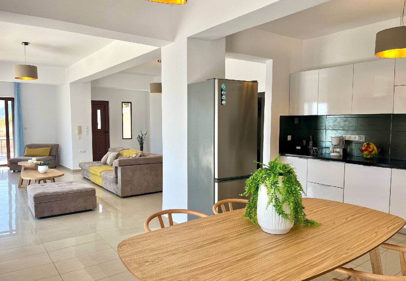 Villa in Loutraki - SeaWave Villa II, By Hellocrete