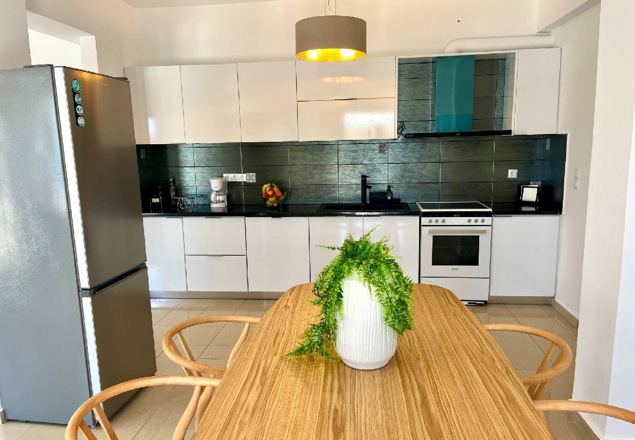 Villa in Loutraki - SeaWave Villa II, By Hellocrete