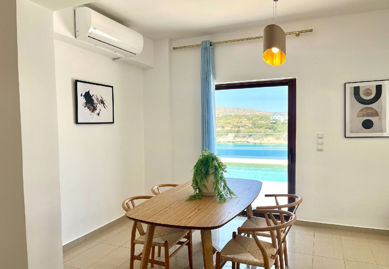 Villa in Loutraki - SeaWave Villa II, By Hellocrete