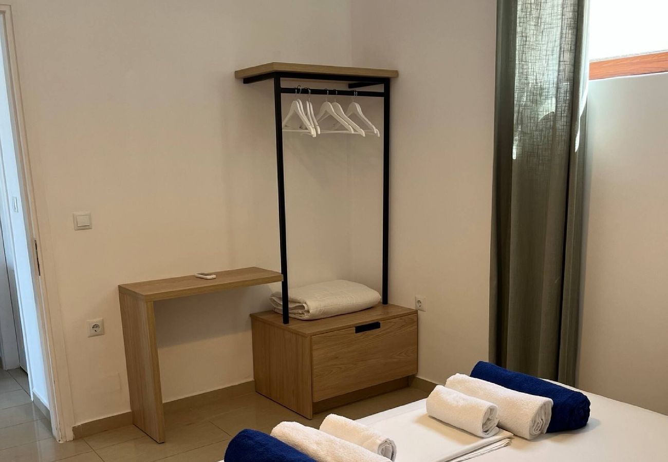 Villa in Loutraki - SeaWave Villa II, By Hellocrete