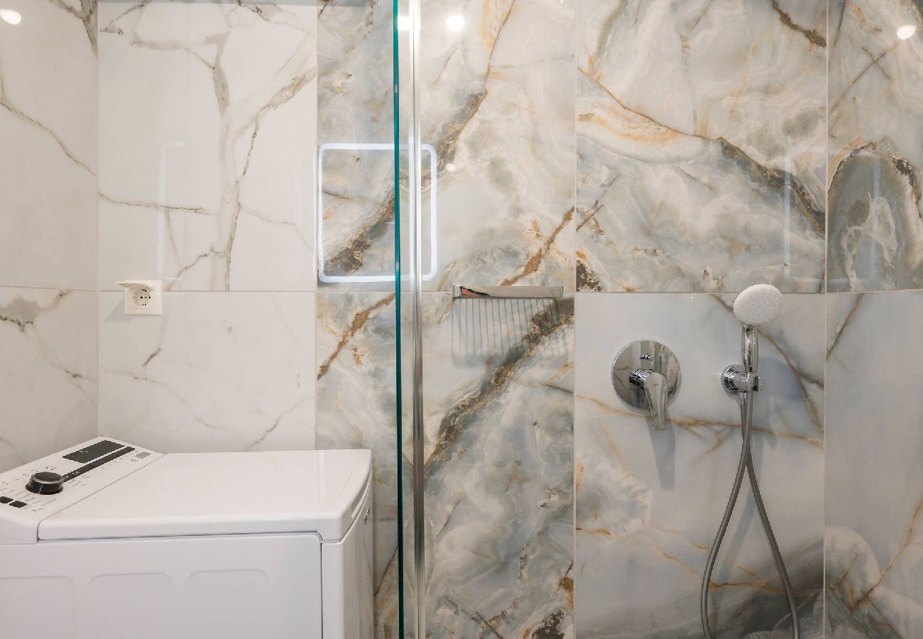 Villa in Loutraki - SeaWave Villa II, By Hellocrete