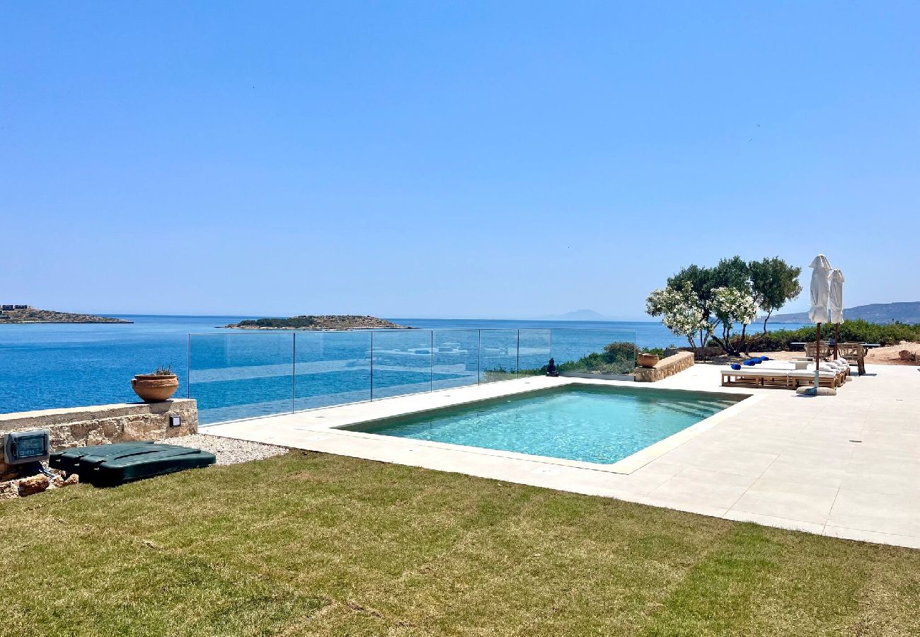 Villa in Loutraki - SeaWave Villa II, By Hellocrete