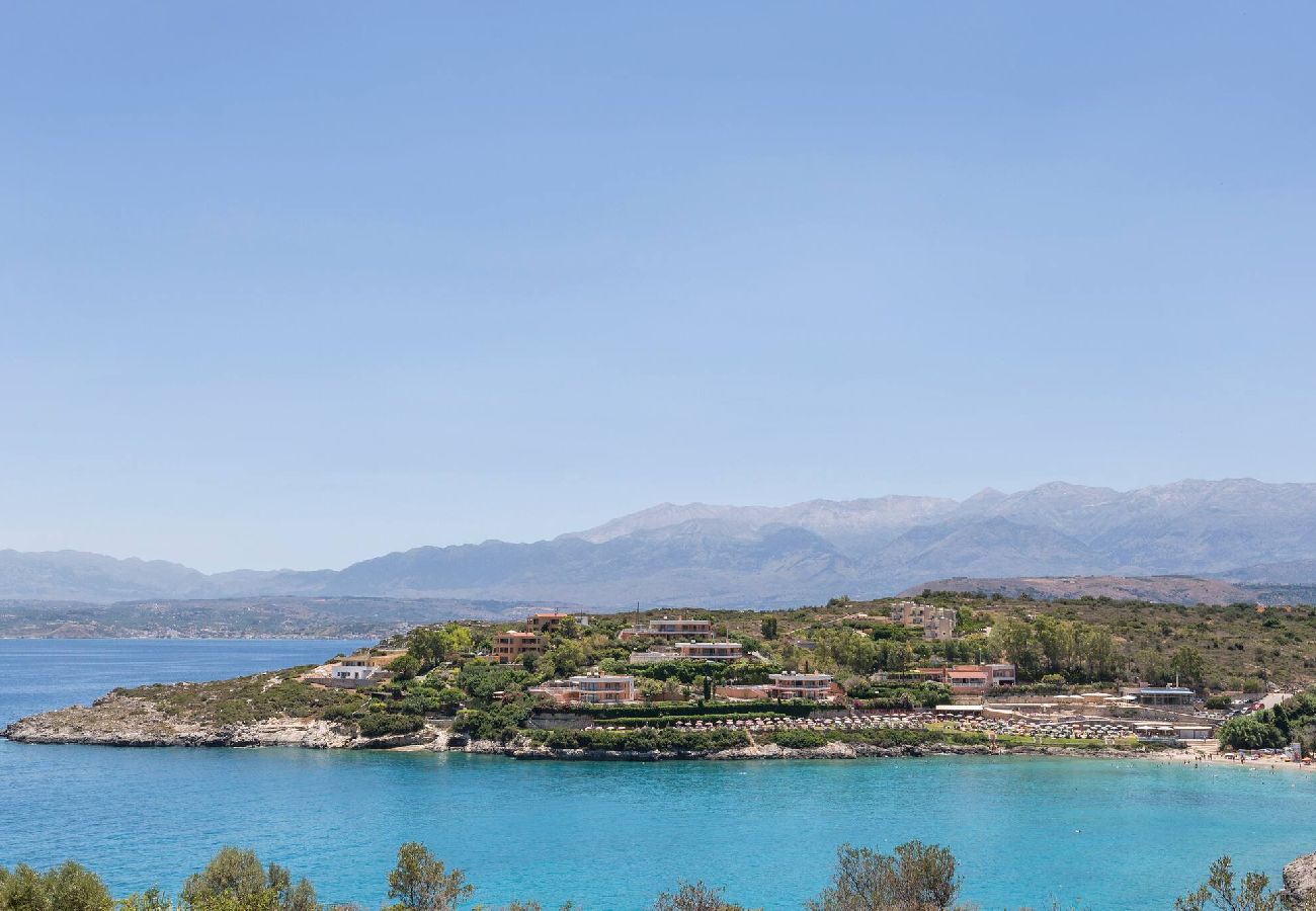 Villa in Loutraki - SeaWave Villa II, By Hellocrete