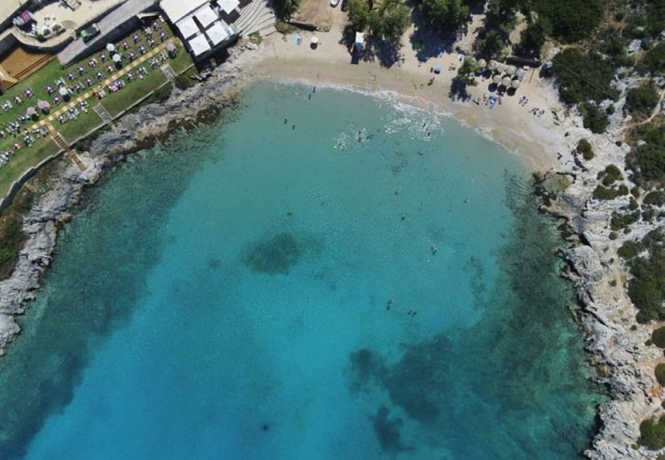 Villa in Loutraki - SeaWave Villa II, By Hellocrete