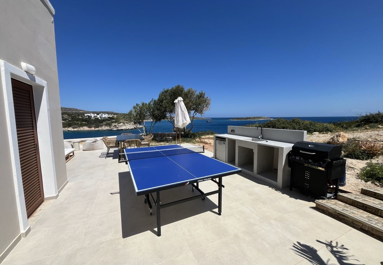 Villa in Loutraki - SeaWave Villa II with Heated Pool, By Hellocrete