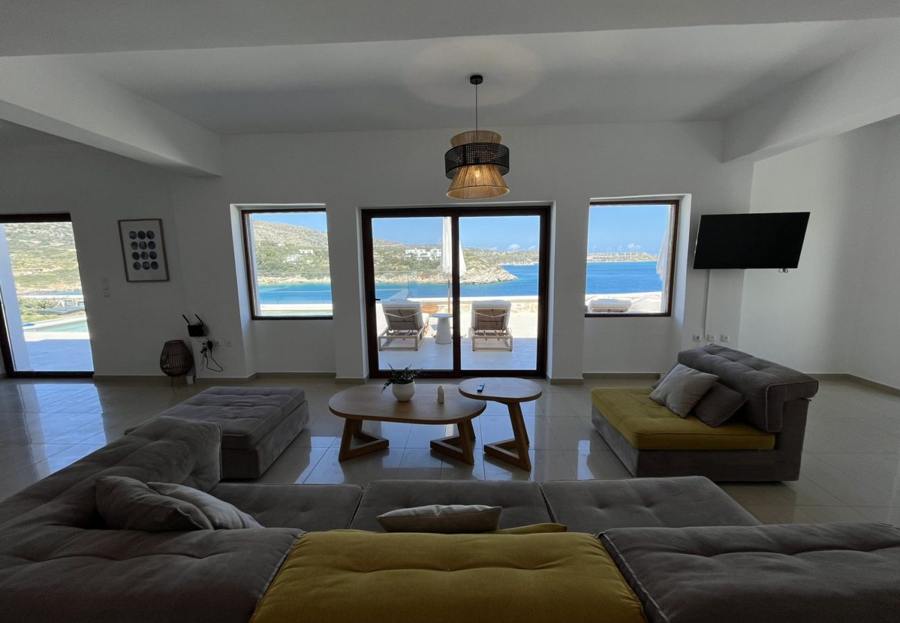 Villa in Loutraki - SeaWave Villa II with Heated Pool, By Hellocrete
