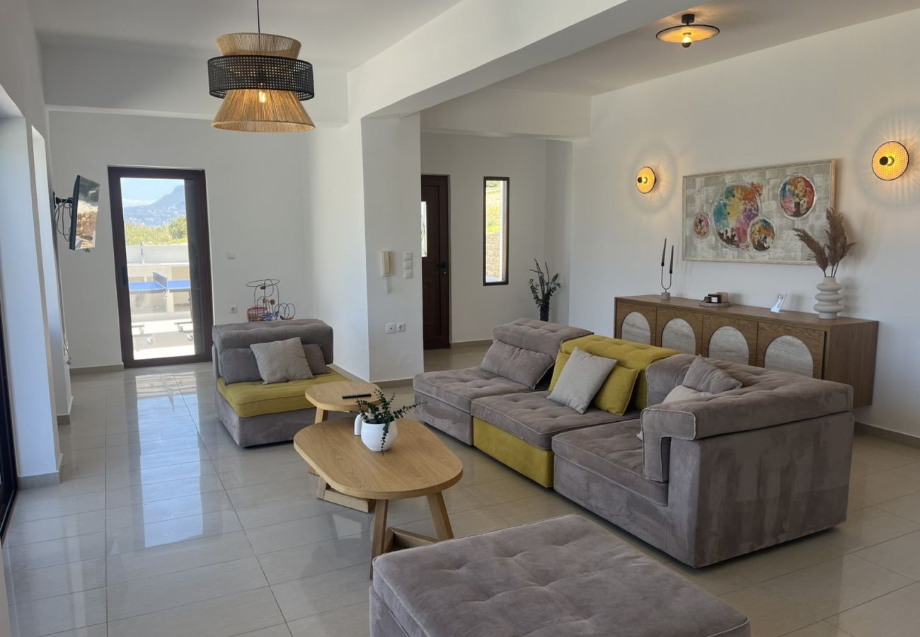 Villa in Loutraki - SeaWave Villa II with Heated Pool, By Hellocrete