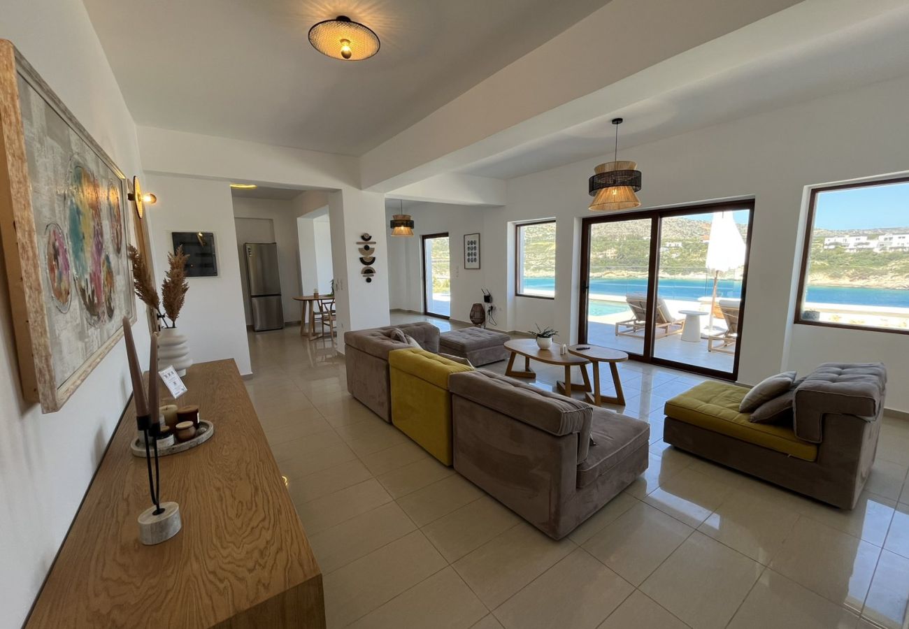 Villa in Loutraki - SeaWave Villa II with Heated Pool, By Hellocrete
