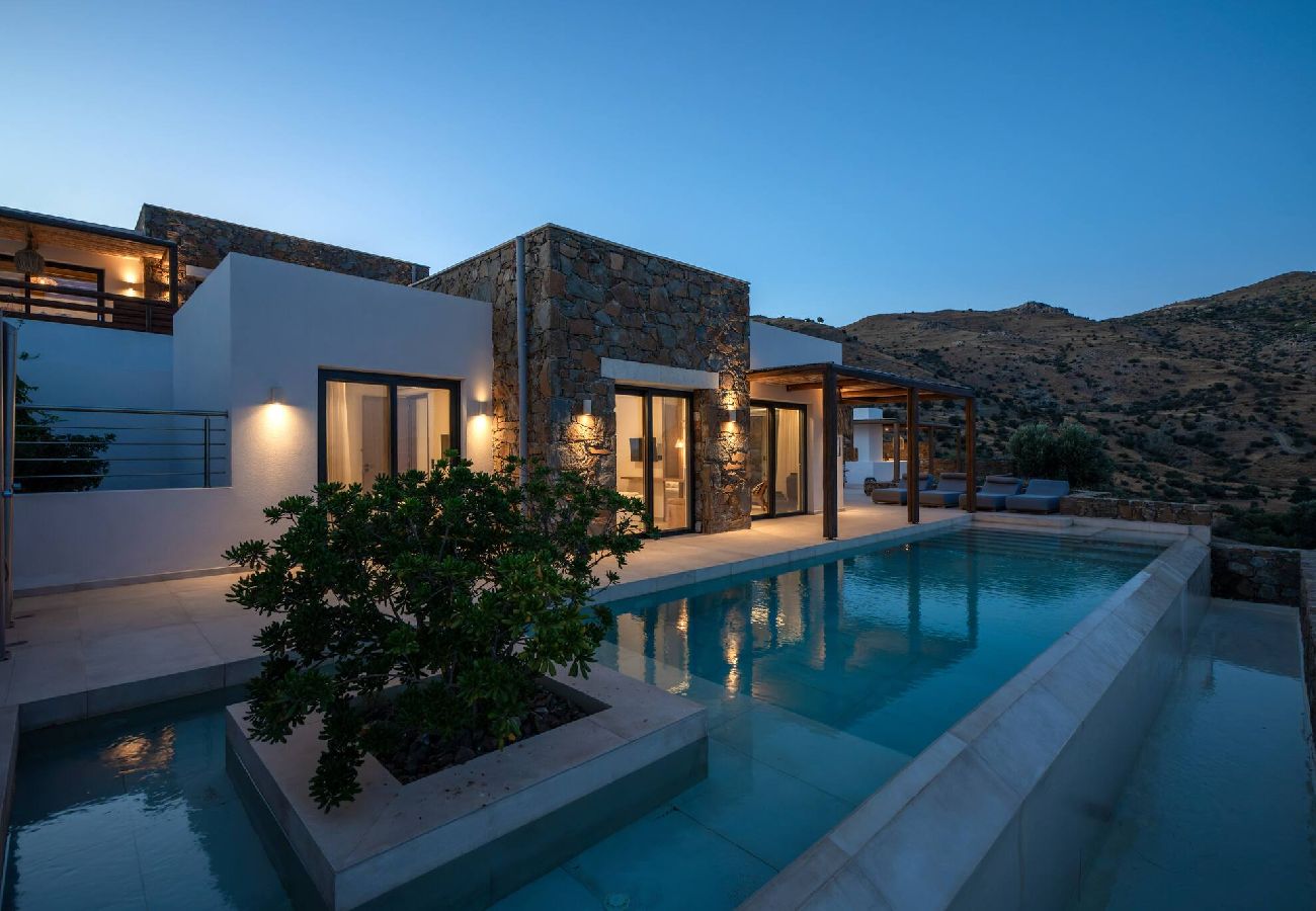 Villa in Saktouria - ArtOikia Villas – Thalassa, By Hellocrete