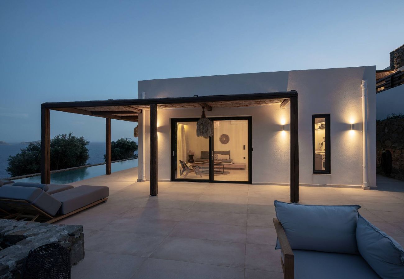 Villa in Saktouria - ArtOikia Villas – Thalassa, By Hellocrete