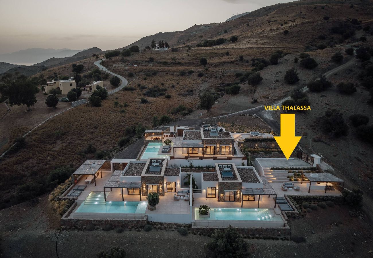 Villa in Saktouria - ArtOikia Villas – Thalassa, By Hellocrete