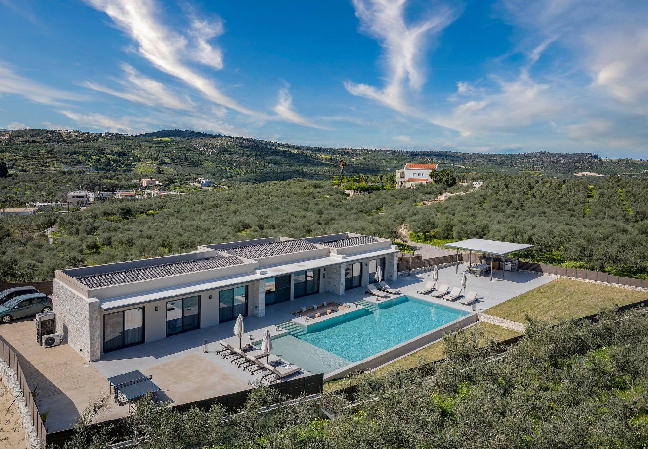 Villa in Aggeliana - Olive Hill Villa, By Hellocrete