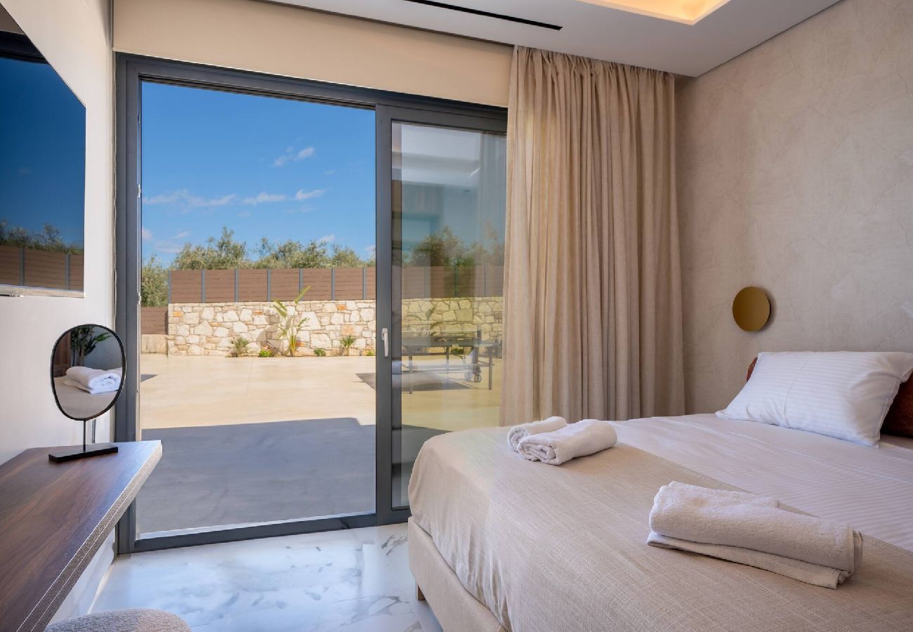 Villa in Aggeliana - Olive Hill Villa, By Hellocrete