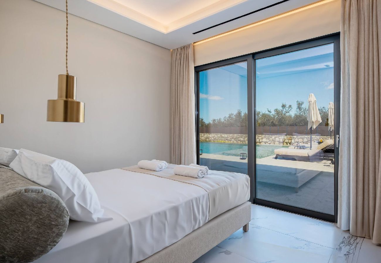 Villa in Aggeliana - Olive Hill Villa, By Hellocrete