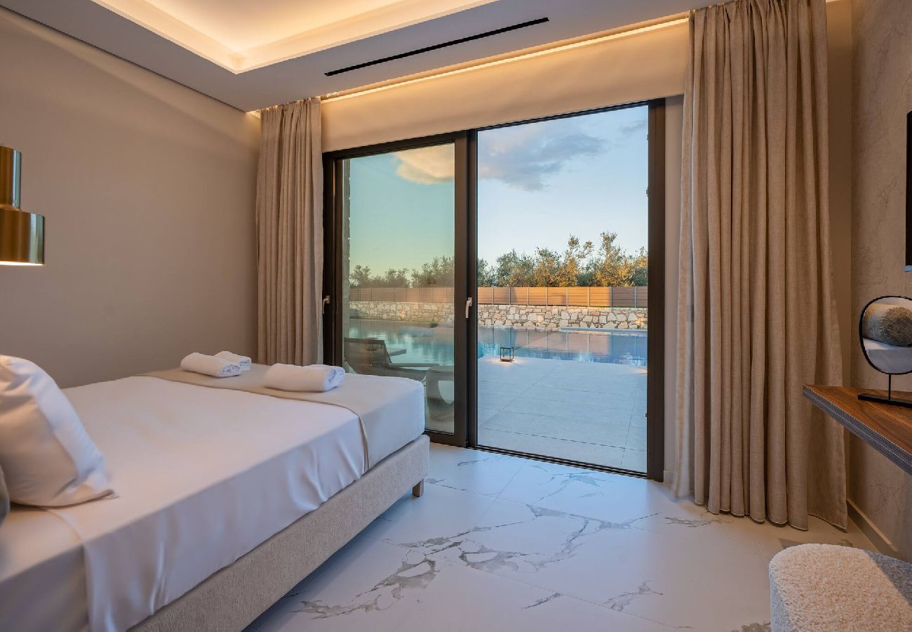 Villa in Aggeliana - Olive Hill Villa, By Hellocrete