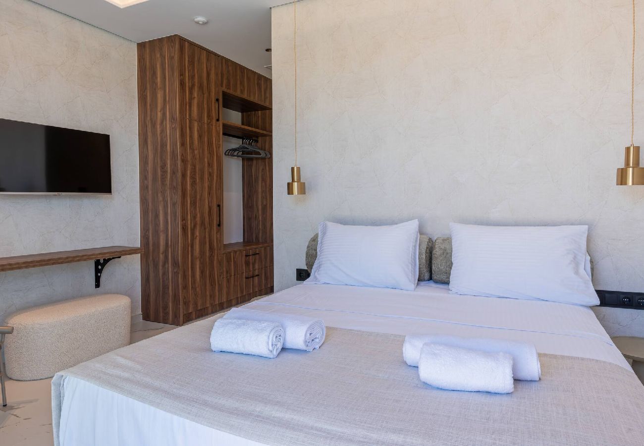 Villa in Aggeliana - Olive Hill Villa, By Hellocrete