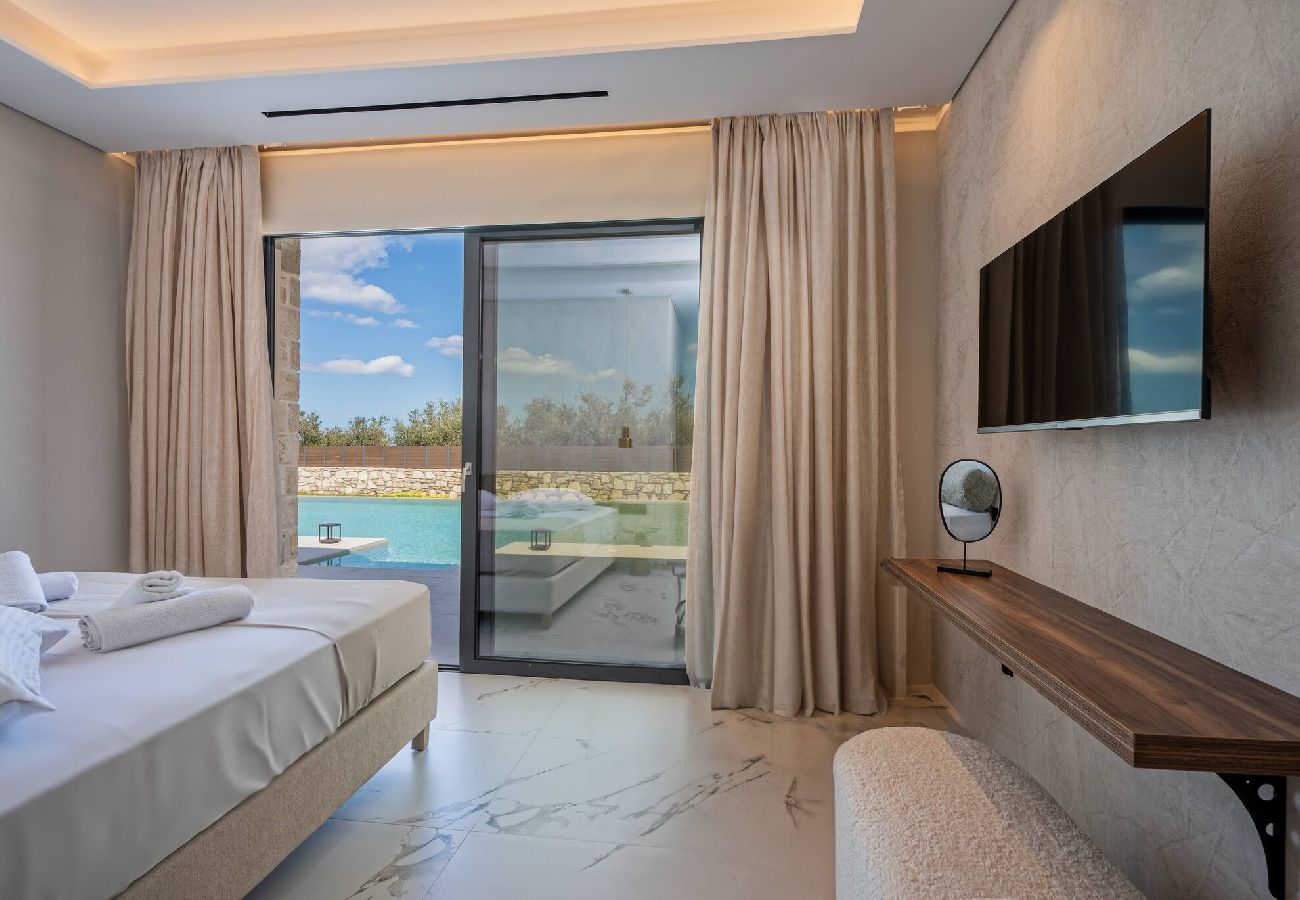 Villa in Aggeliana - Olive Hill Villa, By Hellocrete