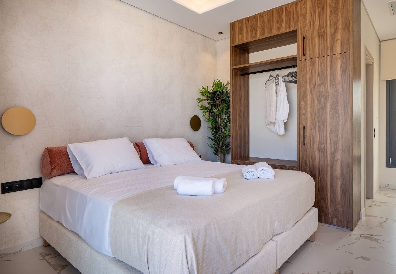 Villa in Aggeliana - Olive Hill Villa, By Hellocrete