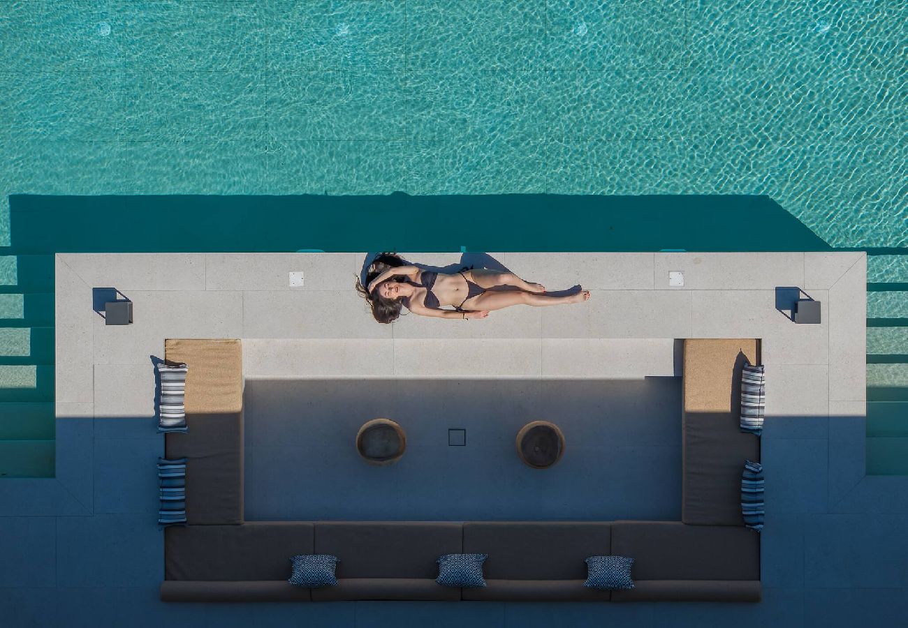 Villa in Aggeliana - Olive Hill Villa, By Hellocrete