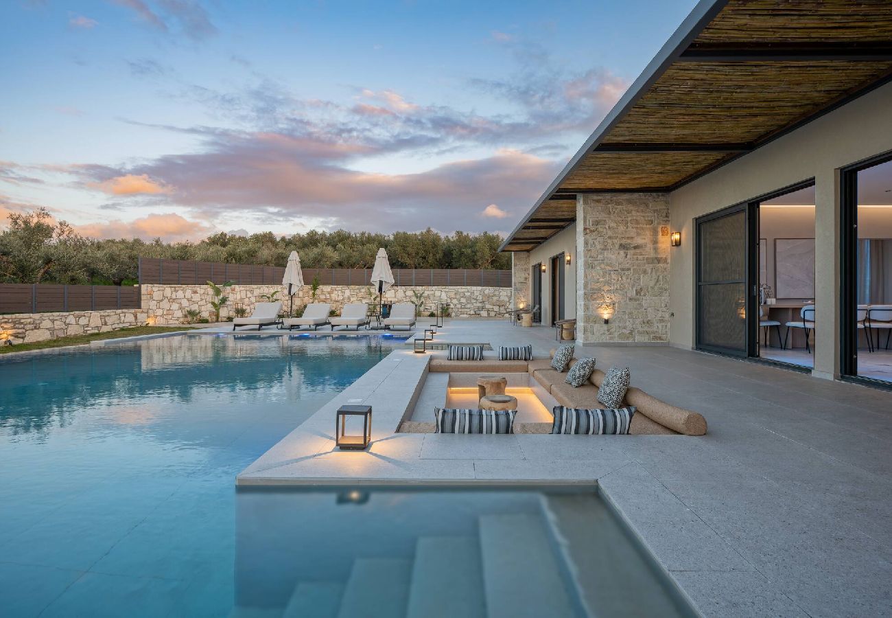 Villa in Aggeliana - Olive Hill Villa, By Hellocrete