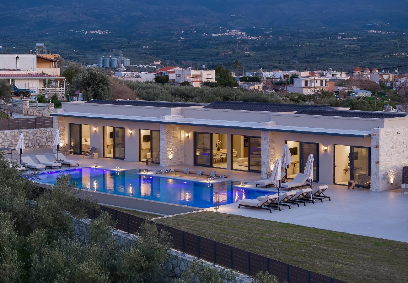 Villa in Aggeliana - Olive Hill Villa, By Hellocrete