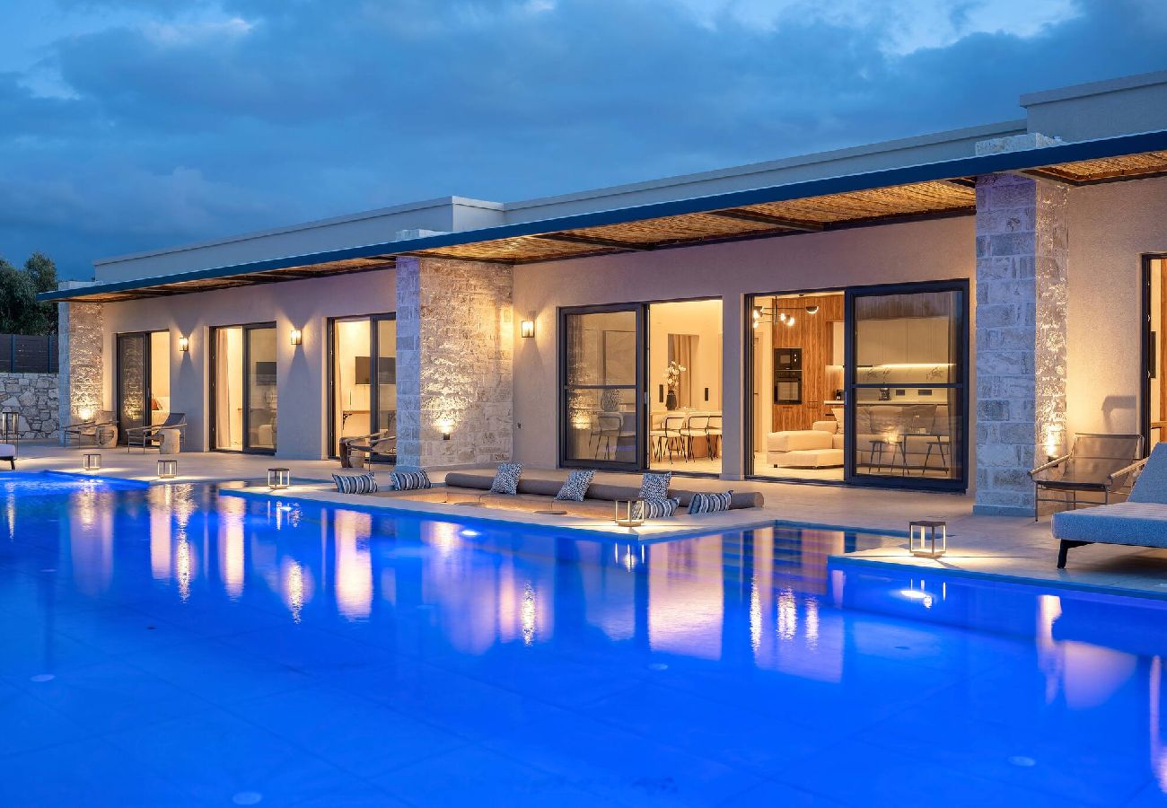 Villa in Aggeliana - Olive Hill Villa, By Hellocrete