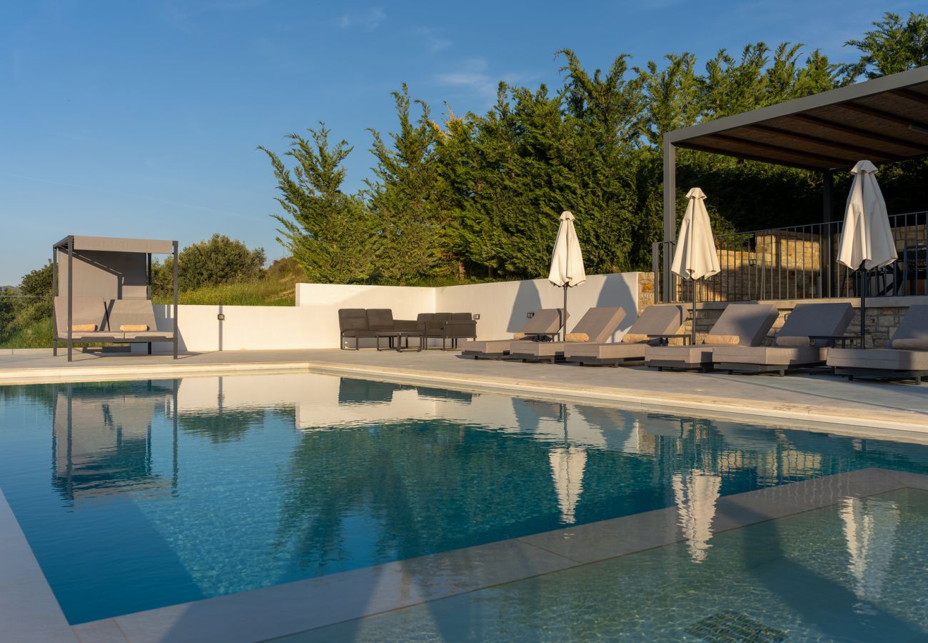 Villa in Aggeliana - Skyline Villa II, By Hellocrete