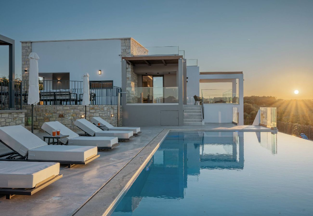 Villa in Aggeliana - Skyline Villa I, By Hellocrete