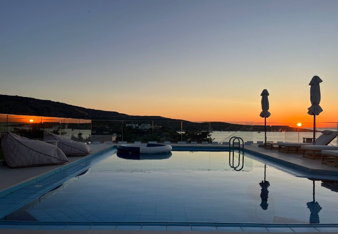 Villa in Loutraki - SeaWave Villa I, By Hellocrete