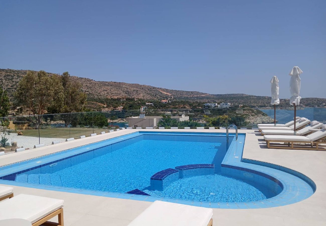 Villa in Loutraki - SeaWave Villa I, By Hellocrete