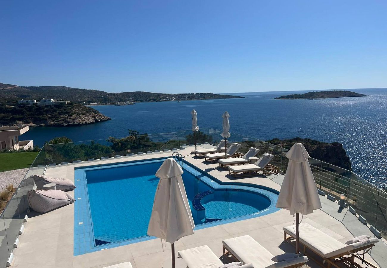 Villa in Loutraki - SeaWave Villa I, By Hellocrete