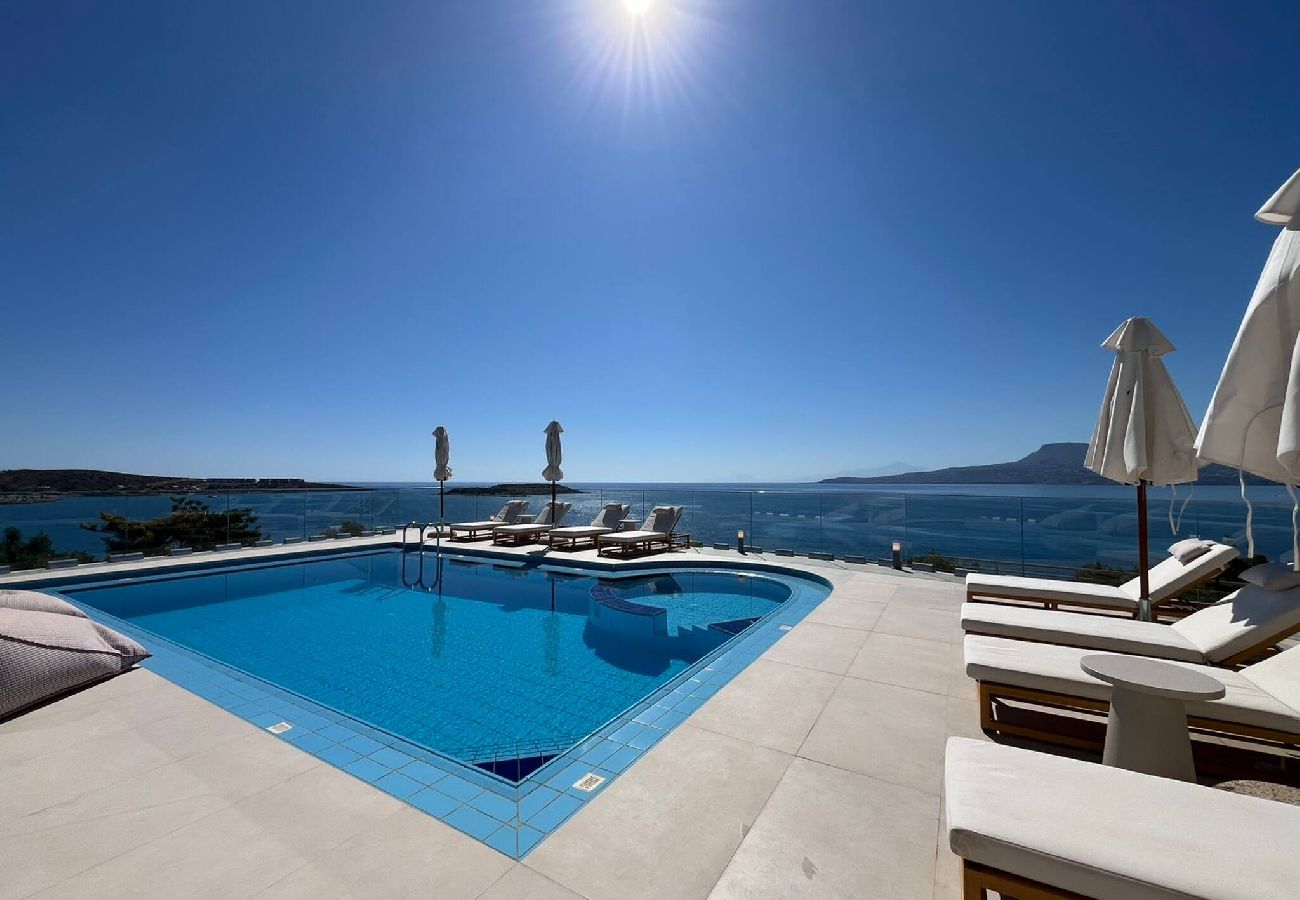Villa in Loutraki - SeaWave Villa I, By Hellocrete