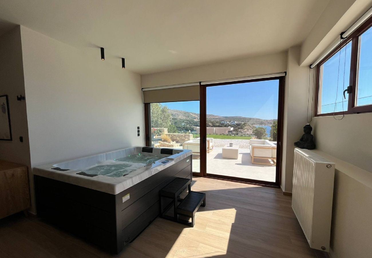 Villa in Loutraki - SeaWave Villa I, By Hellocrete