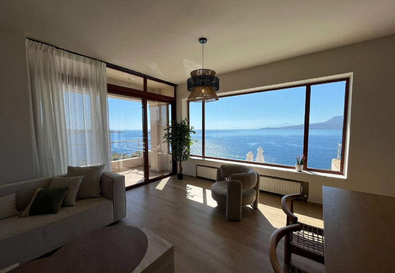 Villa in Loutraki - SeaWave Villa I, By Hellocrete