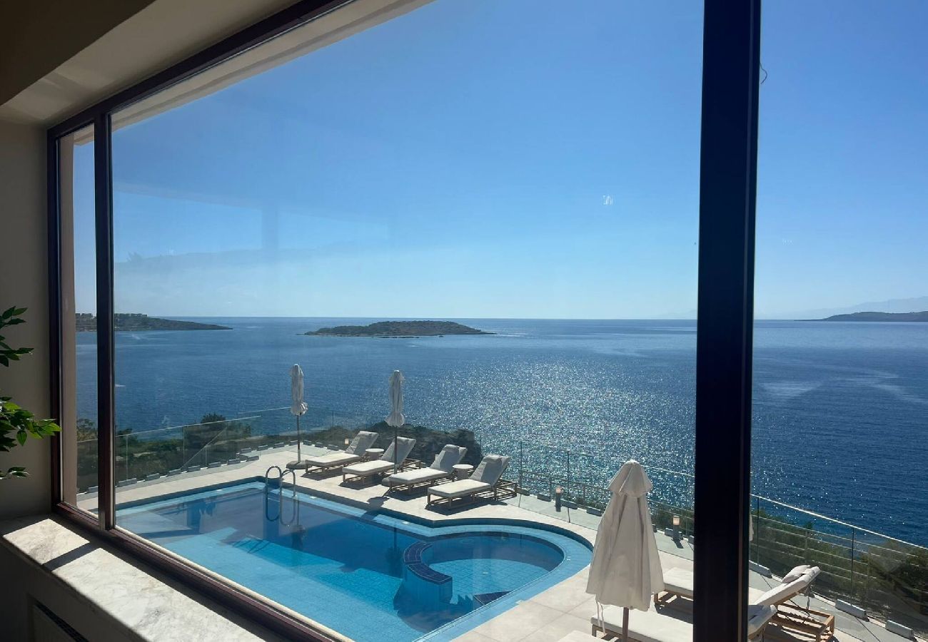 Villa in Loutraki - SeaWave Villa I, By Hellocrete