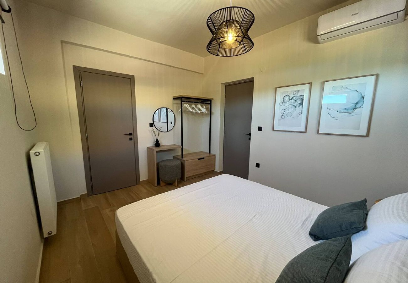 Villa in Loutraki - SeaWave Villa I, By Hellocrete