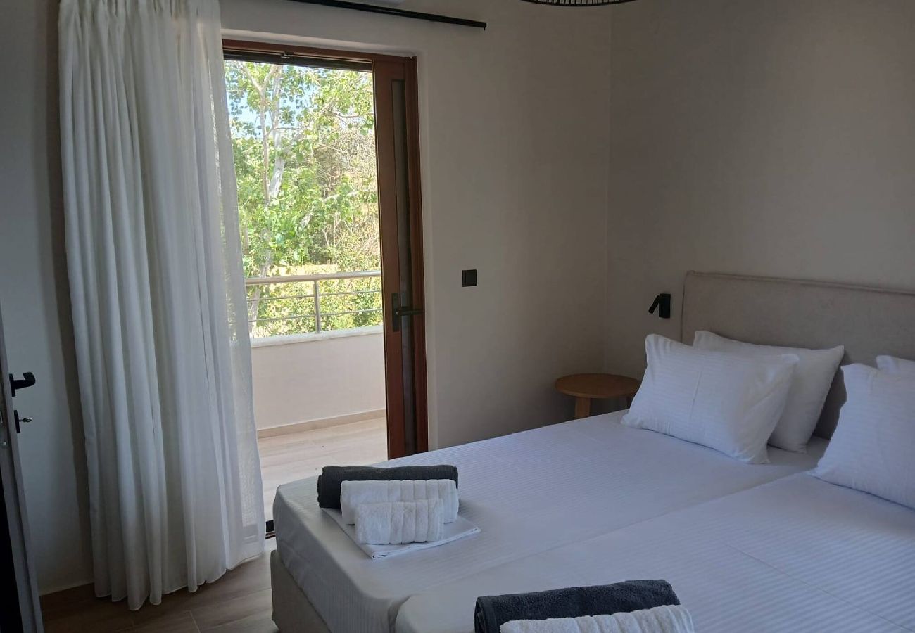 Villa in Loutraki - SeaWave Villa I, By Hellocrete